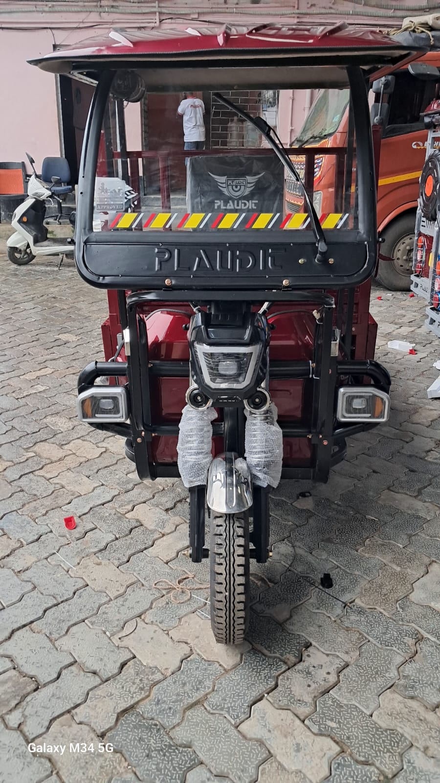 Plaudit 1.8M